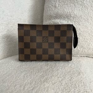 ***NOT FOR SALE***Louis Vuitton Damier Ebene Toiletry Pouch 15